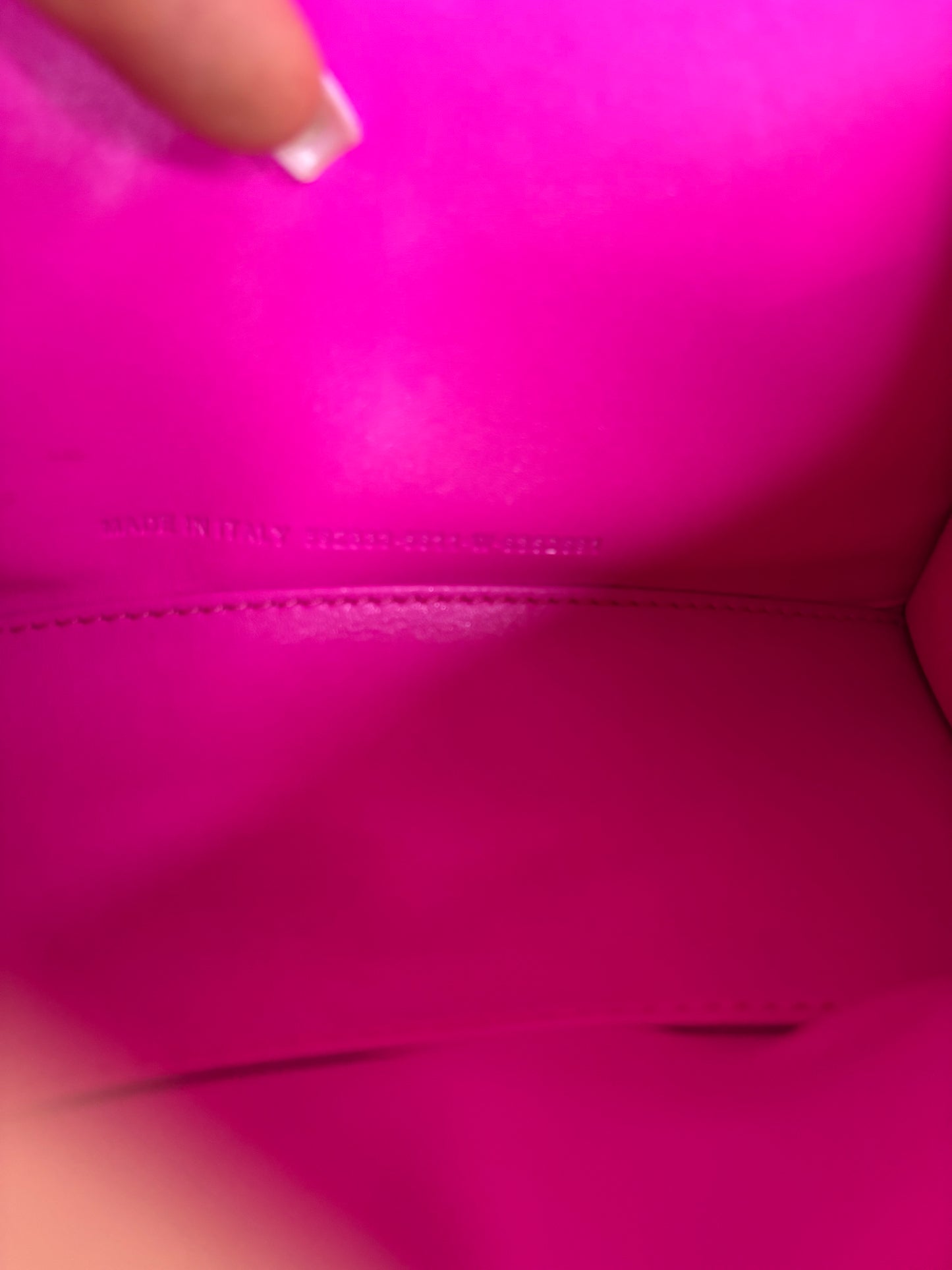 Balenciaga Hourglass Small – Cuero Fucsia con Herraje Plateado