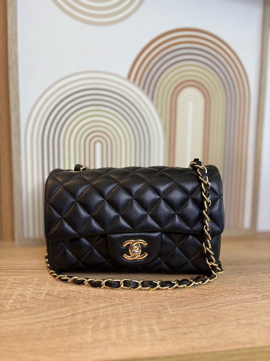 Chanel Classic Flap Mini Rectangular – Cuero Caviar Negro y Herrajes Dorados