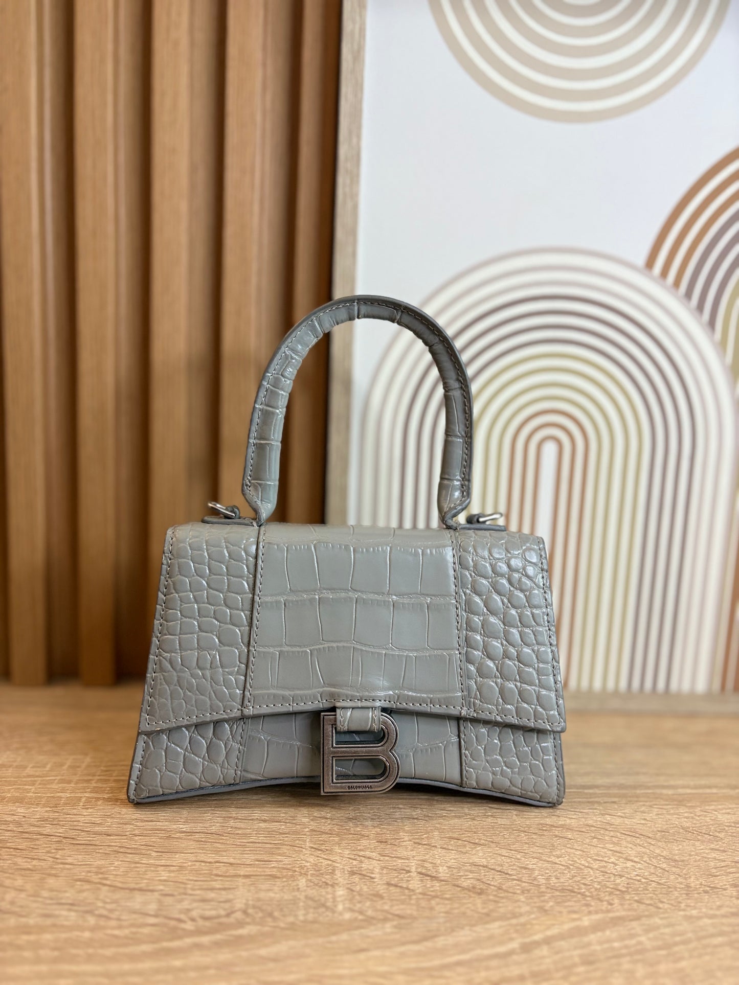 Balenciaga Hourglass Small – Gris Croco Embossed